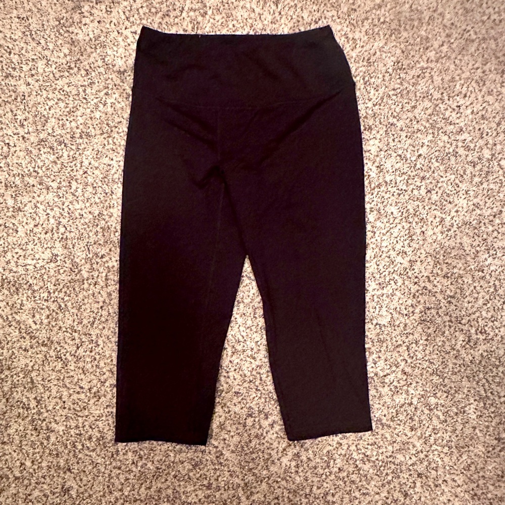 VSX Knockout by Victoria's Secret Cropped Leggings